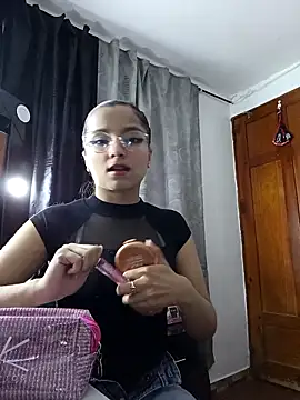 Snapshot of NaughtyLola_26 chatting on October 1, 2025, 8:24 pm NaughtyLola 26 online show from October 1, 2025, 8:24 pm