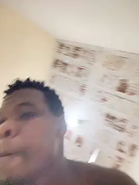 Snapshot of leumas_gg chatting on November 7, 2025, 8:35 pm leumas gg online show from November 7, 2025, 8:35 pm