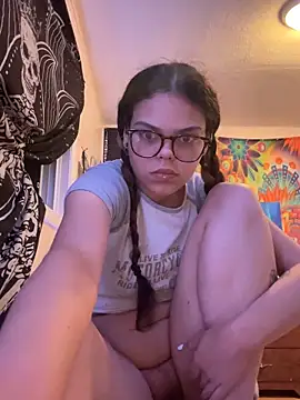 Snapshot of kykyloves chatting on September 15, 2025, 2:45 am kykyloves online show from September 15, 2025, 2:45 am