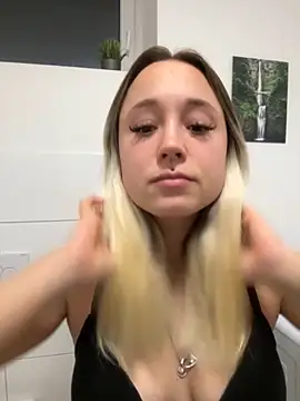 Snapshot of stelli_99 chatting on October 9, 2025, 5:46 pm stelli 99 online show from October 9, 2025, 5:46 pm