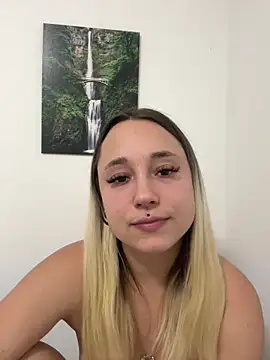 Snapshot of stelli_99 chatting on October 12, 2025, 4:19 pm stelli 99 online show from October 12, 2025, 4:19 pm