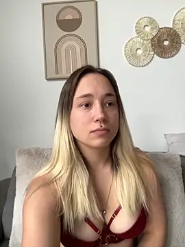 stelli 99 online show from December 3, 2025, 9:42 am