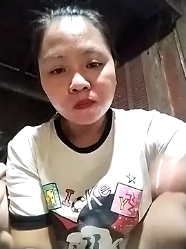 venu00 online show from October 21, 2025, 2:44 am