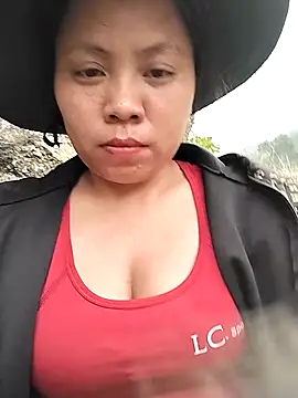 venu00 online show from March 25, 2026, 5:29 am