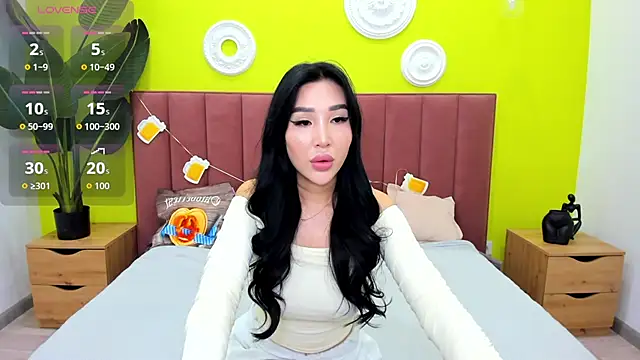 Jennifer Munoz online show from September 25, 2025, 1:33 am