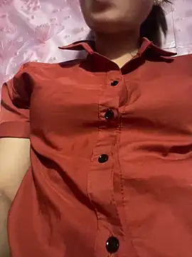 Ngoc-bbi online show from June 18, 2026, 1:49 pm
