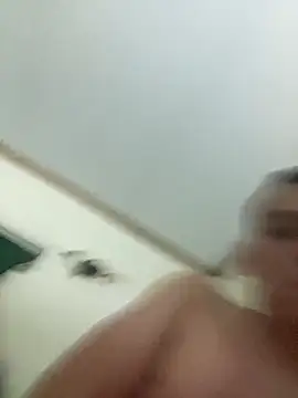 letruong6879 online show from September 23, 2025, 11:06 am