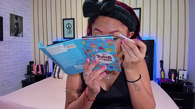 MAYASMITH   online show from October 3, 2025, 2:26 am