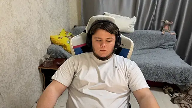 desiredude9 online show from September 23, 2025, 6:37 pm