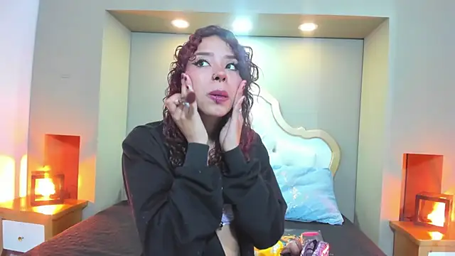 AteneaGreyy online show from October 22, 2025, 11:53 am