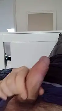 Snapshot of NewJoiner chatting on September 24, 2025, 4:46 pm NewJoiner online show from September 24, 2025, 4:46 pm