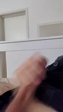 Snapshot of NewJoiner chatting on February 20, 2026, 6:32 pm NewJoiner online show from February 20, 2026, 6:32 pm