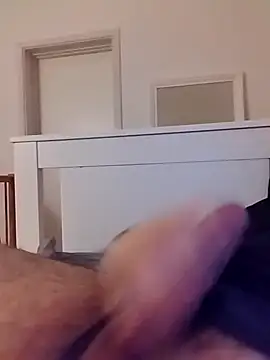 Snapshot of NewJoiner chatting on March 19, 2026, 9:59 pm NewJoiner online show from March 19, 2026, 9:59 pm