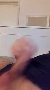 Snapshot of NewJoiner chatting on March 24, 2026, 9:37 pm NewJoiner online show from March 24, 2026, 9:37 pm