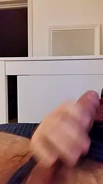 Snapshot of NewJoiner chatting on September 22, 2025, 8:04 pm NewJoiner online show from September 22, 2025, 8:04 pm