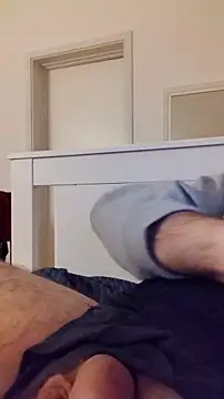 Snapshot of NewJoiner chatting on February 11, 2026, 5:24 pm NewJoiner online show from February 11, 2026, 5:24 pm