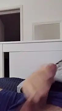 NewJoiner online show from November 5, 2025, 6:11 pm