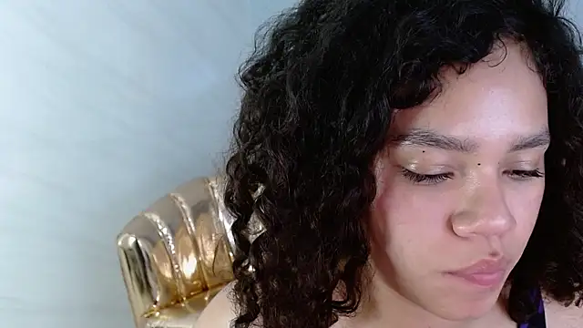 Canela s1 online show from November 11, 2025, 8:31 am