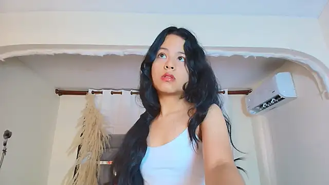 MiniLove 01 online show from September 30, 2025, 1:17 pm