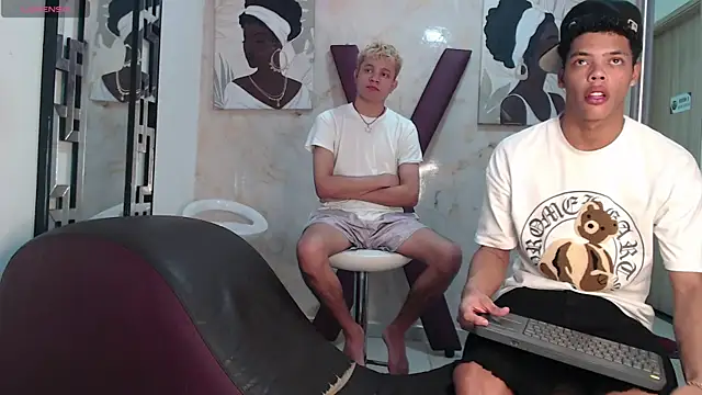 PRETTY FEM online show from July 28, 2026, 1:57 am