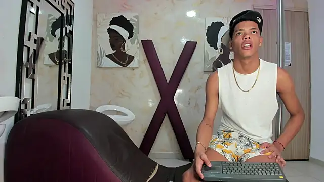 PRETTY FEM online show from June 28, 2026, 7:31 pm