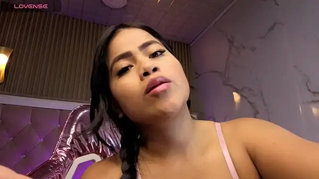 Victoria b  online show from December 4, 2025, 7:57 pm