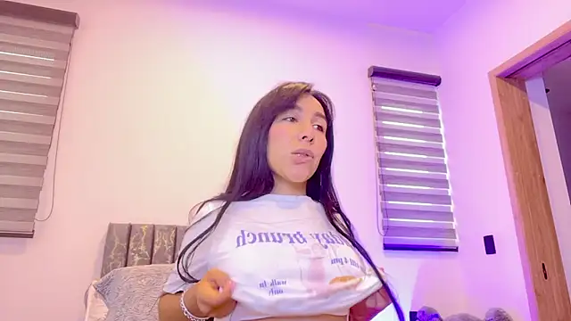 greciadom555 online show from September 18, 2025, 3:37 pm