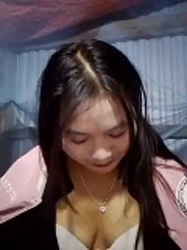 lusy-bae online show from November 3, 2025, 12:20 pm