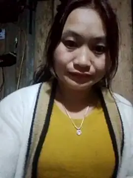 lusy-bae online show from November 16, 2025, 2:22 pm