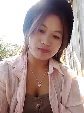 lusy-bae online show from November 28, 2025, 2:45 am