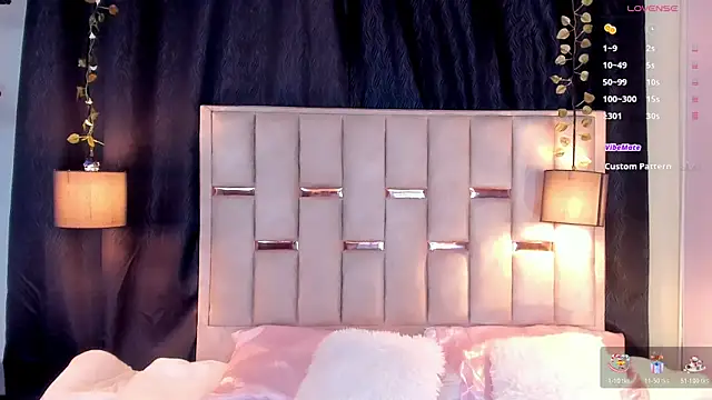 melody-rouss online show from November 23, 2025, 2:43 am