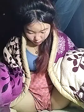 lylylove online show from February 3, 2026, 3:04 am