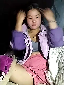 lylylove online show from March 6, 2026, 1:00 am