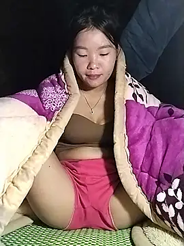 lylylove online show from November 5, 2025, 12:19 pm