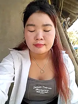 lylylove online show from March 19, 2026, 6:46 am