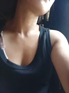 Ngocmi909 online show from June 19, 2026, 12:16 am