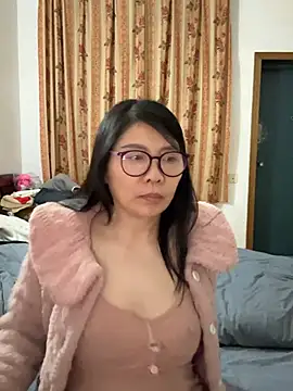 Snapshot of xiiuuff18 chatting on March 19, 2026, 11:54 am xiiuuff18 online show from March 19, 2026, 11:54 am