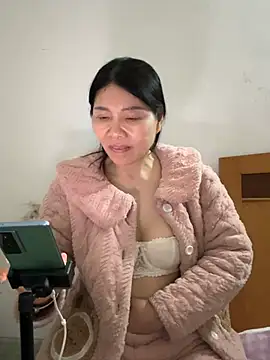 Snapshot of xiiuuff18 chatting on March 20, 2026, 12:06 pm xiiuuff18 online show from March 20, 2026, 12:06 pm