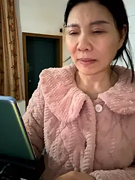 Snapshot of xiiuuff18 chatting on March 23, 2026, 1:11 pm xiiuuff18 online show from March 23, 2026, 1:11 pm