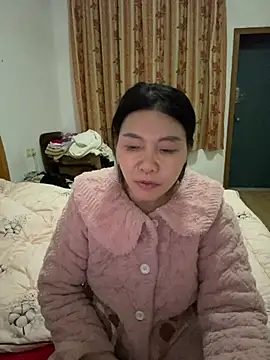 Snapshot of xiiuuff18 chatting on March 6, 2026, 12:33 pm xiiuuff18 online show from March 6, 2026, 12:33 pm