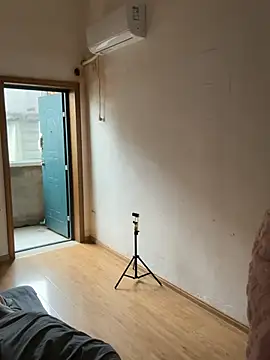 Snapshot of xiiuuff18 chatting on March 23, 2026, 1:06 am xiiuuff18 online show from March 23, 2026, 1:06 am