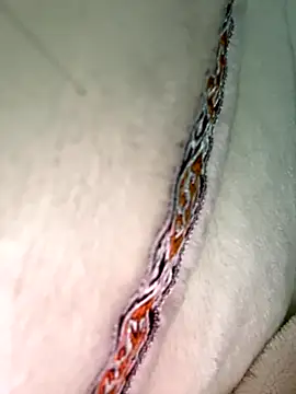 xiiuuff18 online show from November 19, 2025, 1:55 pm