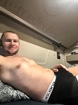 RoadDaddyXL online show from October 18, 2025, 1:24 pm