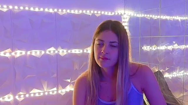 Aishha  online show from November 10, 2025, 6:07 am