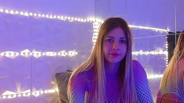 Aishha  online show from October 6, 2025, 5:08 am