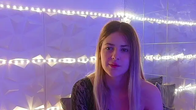 Aishha  online show from November 21, 2025, 6:34 am