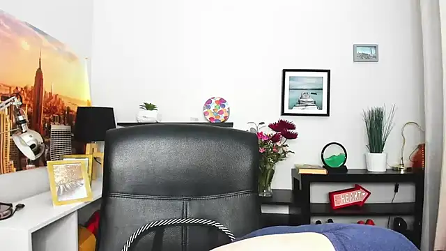 Velvet Jasmine online show from September 23, 2025, 5:25 am