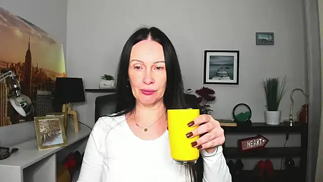 Velvet Jasmine online show from September 24, 2025, 5:36 am