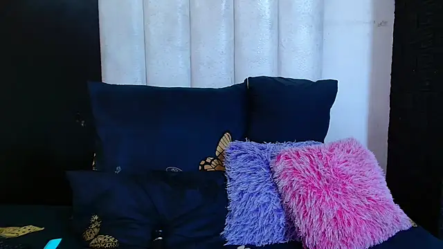 DarkQueen25x online show from March 19, 2026, 9:26 pm