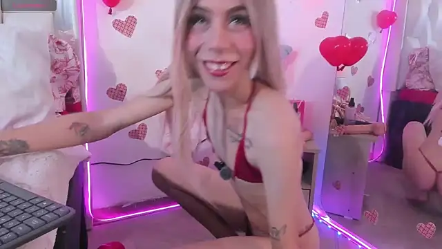 Darlyn tenderhot   online show from February 10, 2026, 4:17 pm